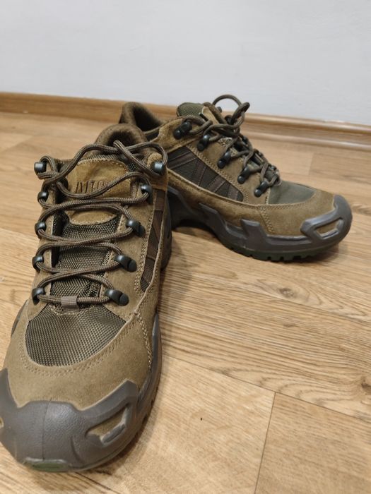 Кроссовки тактические