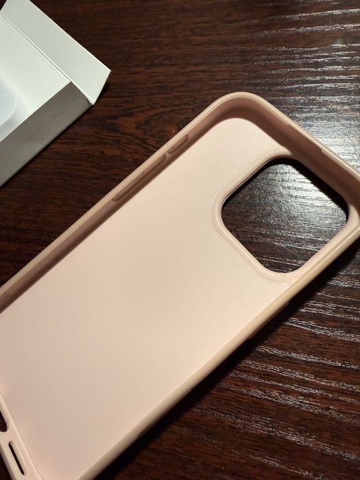 Калъф за Iphone 16 pro Guess