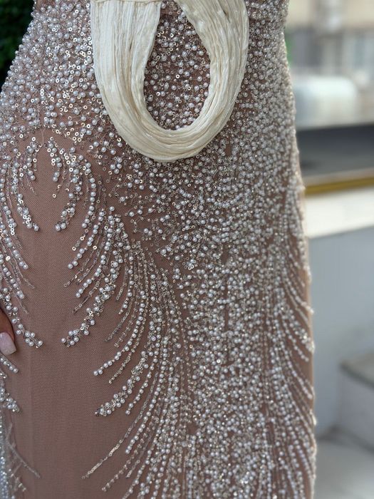 Rochie nude / alb cu perle și pietre lungă + mănuși