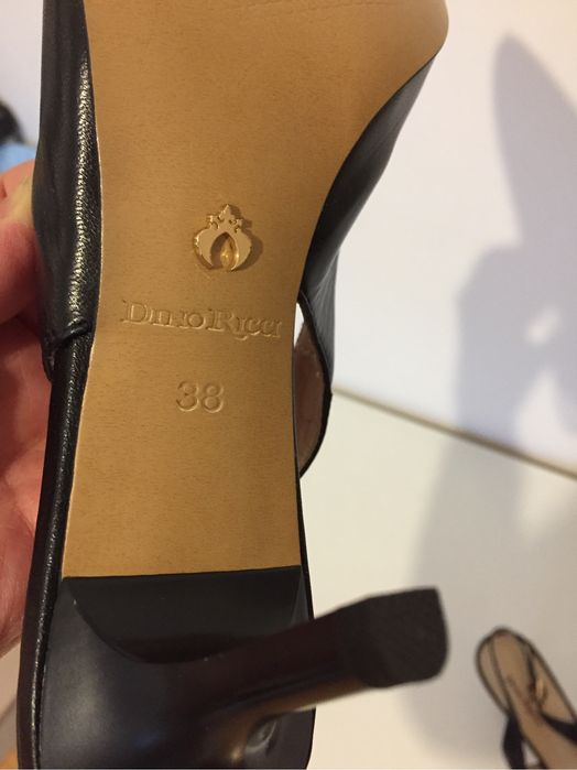 Продам женскую обувь