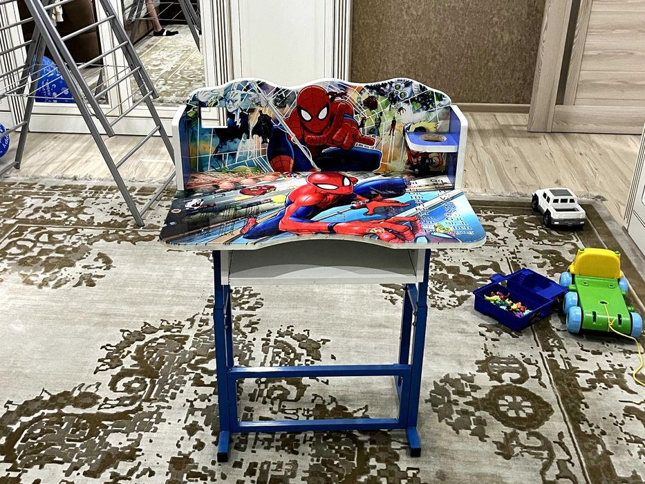 Детская парта со стулом