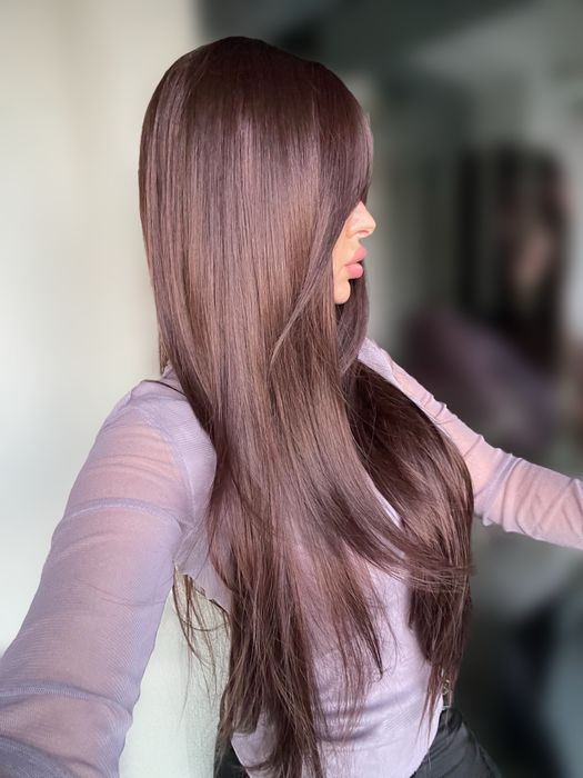 Peruca lunga , saten ciocolatiu , breton ajustabil