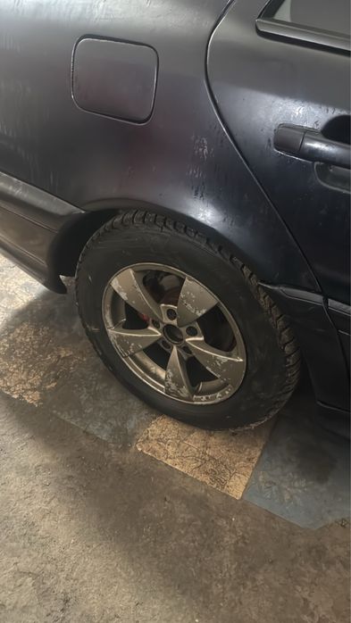 Продам диск от мерса с новой резиной