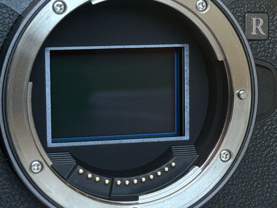 Canon EOS RP (Body) Ca Nou + 7 Luni Garanție eMAG + 2 Baterii Originale