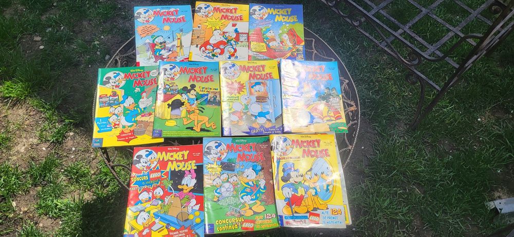 Vând colectie  ( 66)reviste vechi Mickey Mouse de Walt Disney