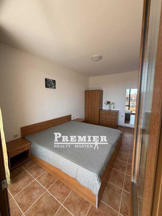 Двустаен апартамент с просторна тераса в северната част в Слънчев бряг