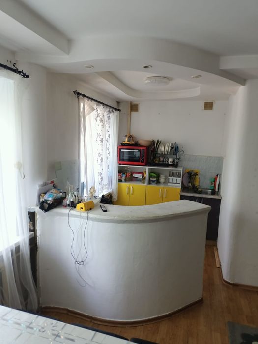 Продам 4 комнатную квартиру