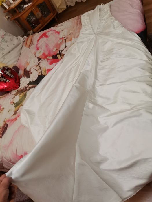 Продавам булчинска рокля