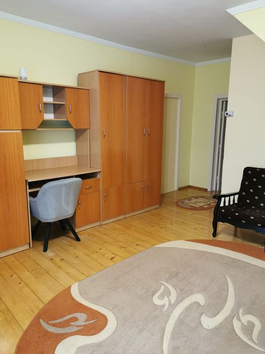 Apartament cu o cameră în zona TgCucu la casă, parter