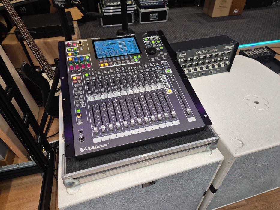 d*7様 MR ILOC Mixer digital Roland V-mixer M-380 ca nou in case cu stagebox S