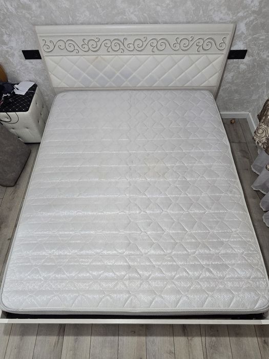 Матрас б/у, размер 160×200