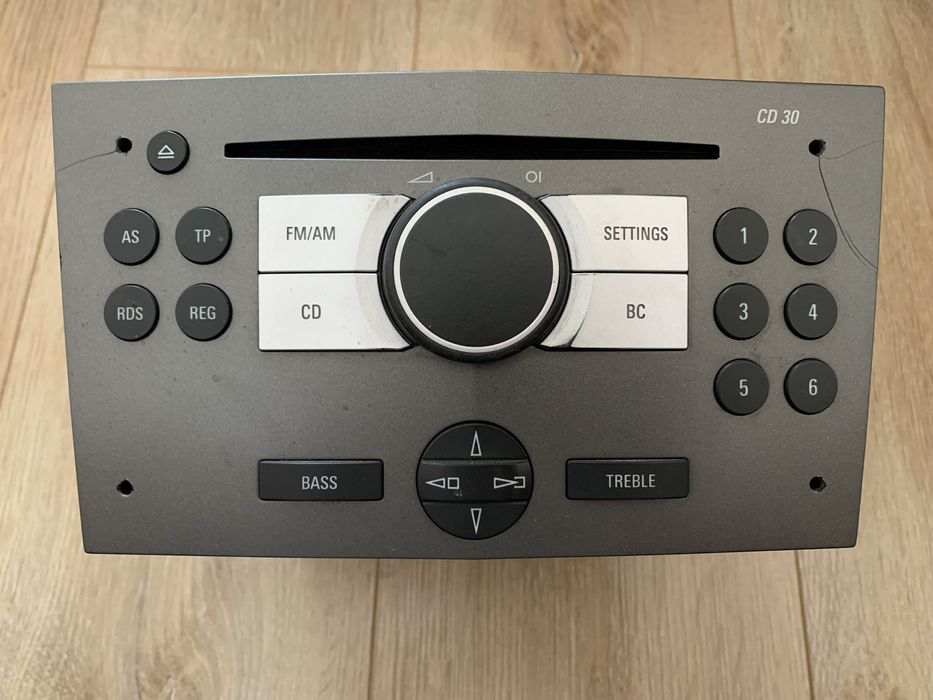 CD- плейър Pioneer и CD 30 OPEL