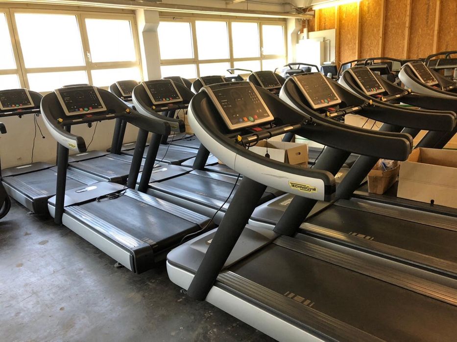 Depozit aparate fitness technogym