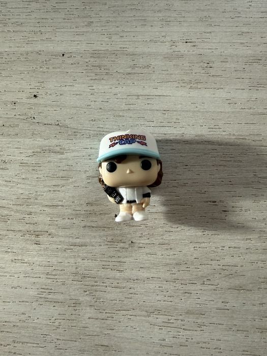 Фигурки Очень странные дела "Kinder Joy"