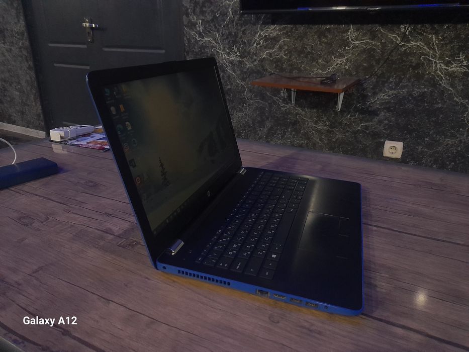 HP Laptop 15- bw0xx
