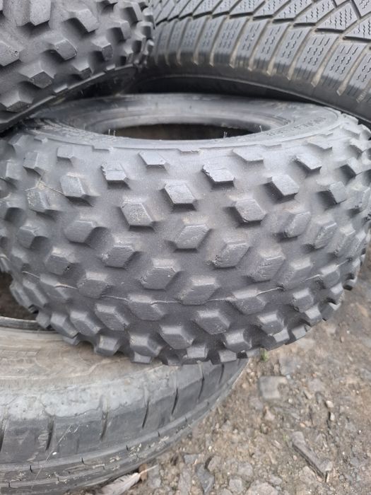 Vand 2 anvelope AT 16×8-7 dunlop bune fara defecte