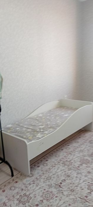 Продам срочно детскии кровать