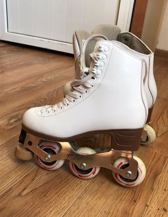 Роликовые коньки для фигурного катания