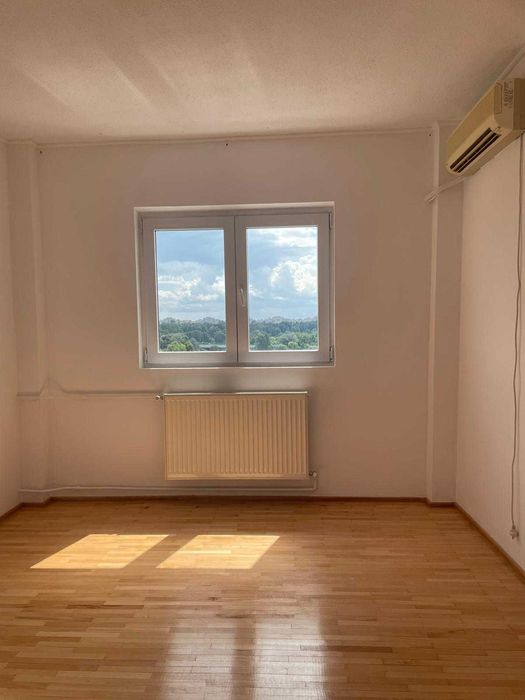 vand apartament 3 camere bd Tineretului sector 4