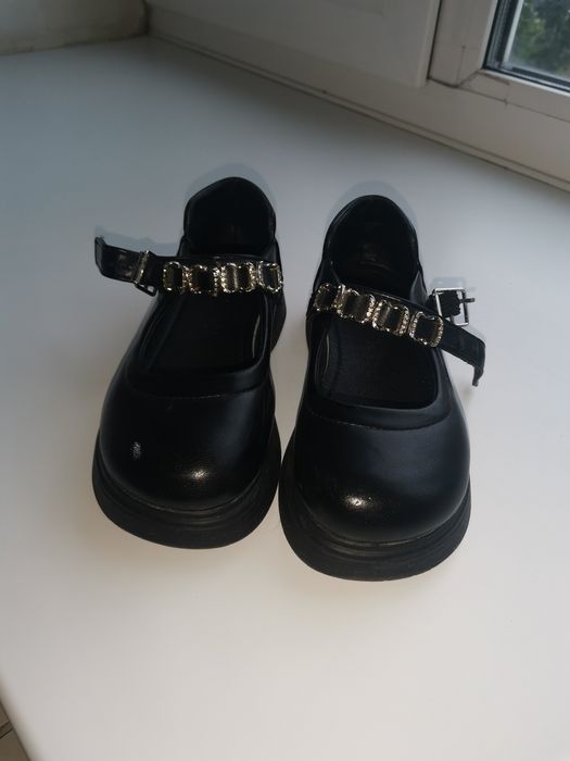 Детская обувь на девочку