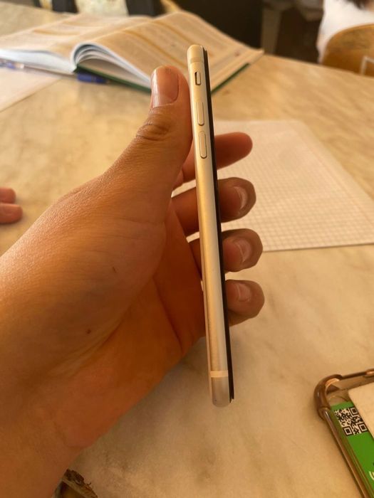 Продам Se 2020