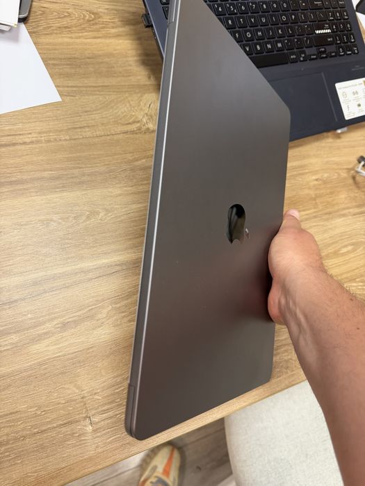 MacBook Air M28GB
