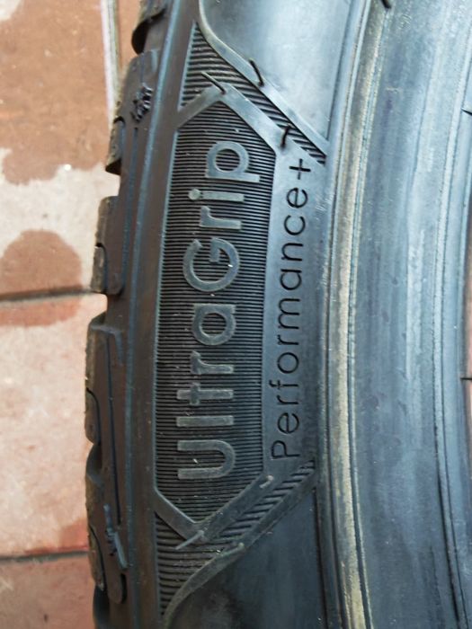 Anvelopa IARNA Goodyear Ultragrip Performance + NOUA 275 35 R21 8.25mm