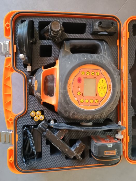 Nivelă Laser Rotativă Profesională Geo-Fennel FL 510HV-G Tracking