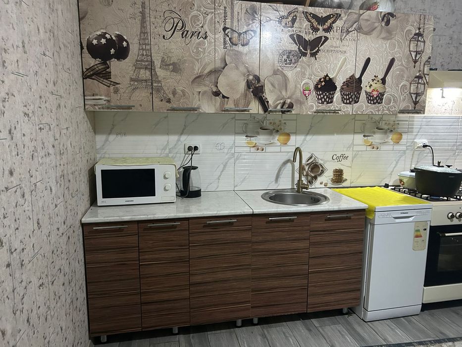 Газ плита и кухонный гарнитур