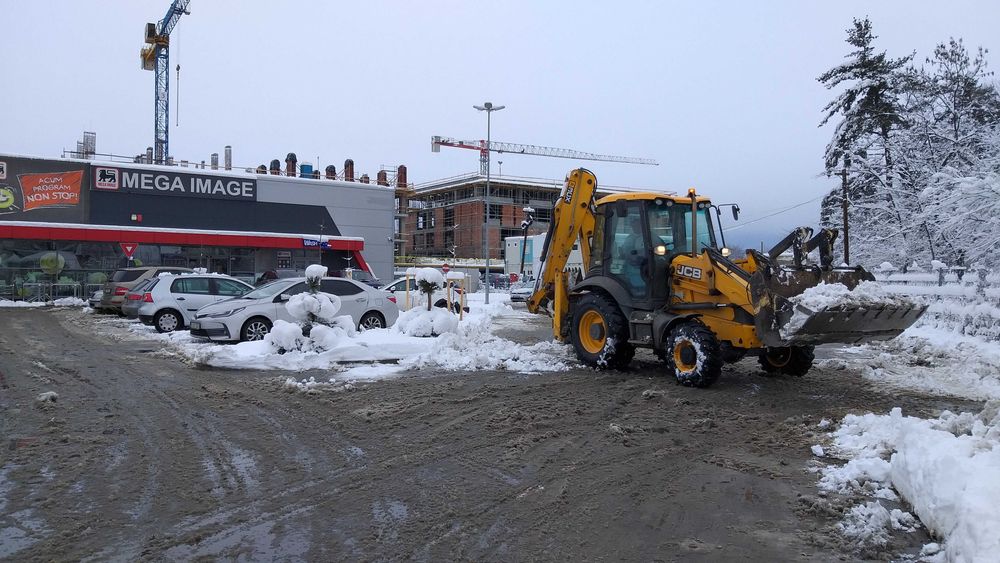 buldoexcavator cu picon de inchiriat , defrisari , demolari