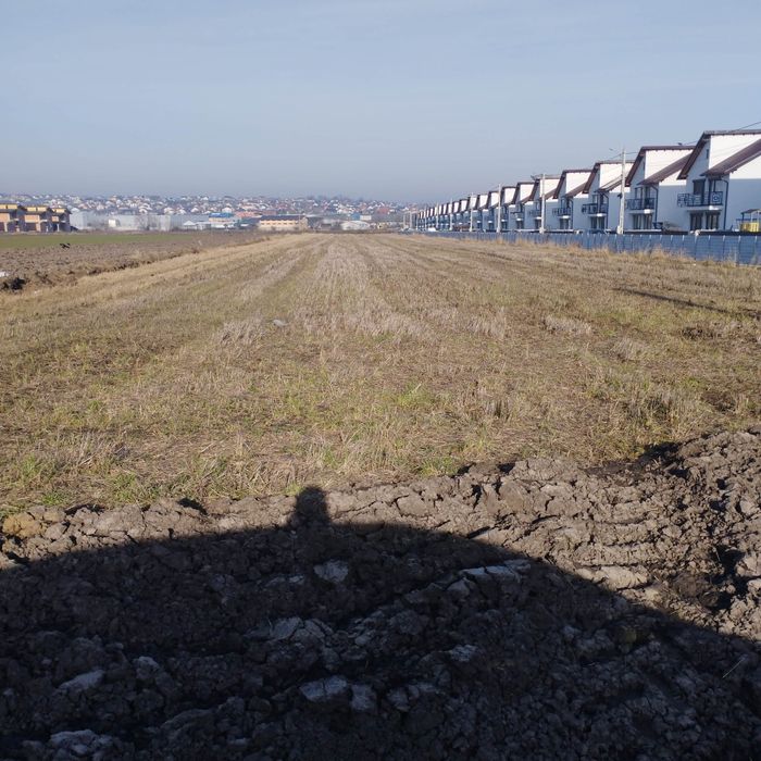 Vând teren în Scheia,intravilan.