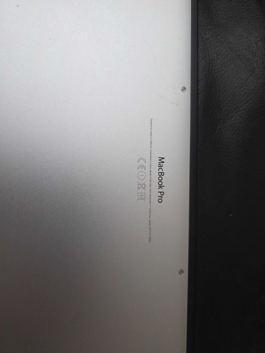 MacBook Pro с Retina дисплей 15-инчов