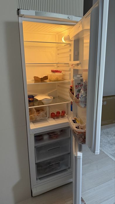 Холодильник Indesit