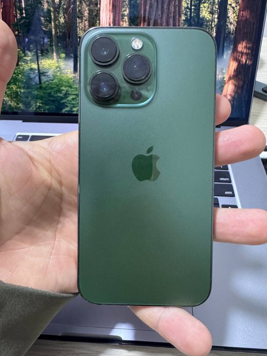 Iphone 13 pro green