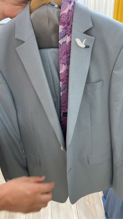 Продам костюм 52 размера