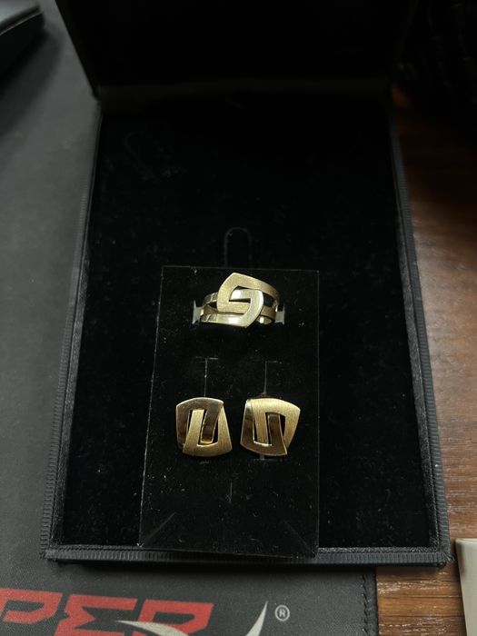 Tilla komplekt sotiladi