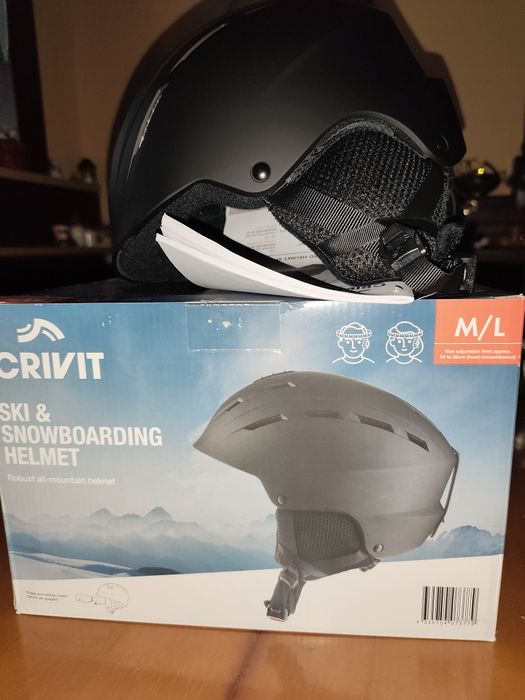 Чисто нова ски каска M/L