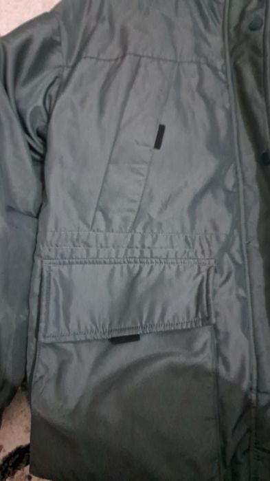 Женская куртка в хорошем состояние