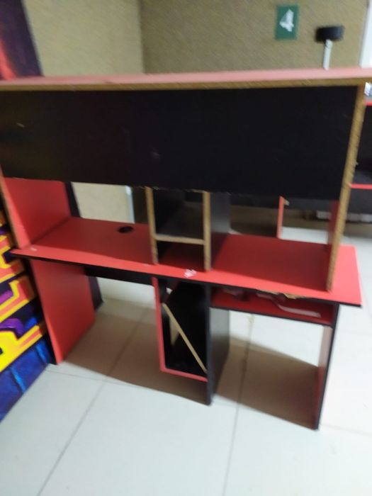 Компюьтерный столдар сатылады