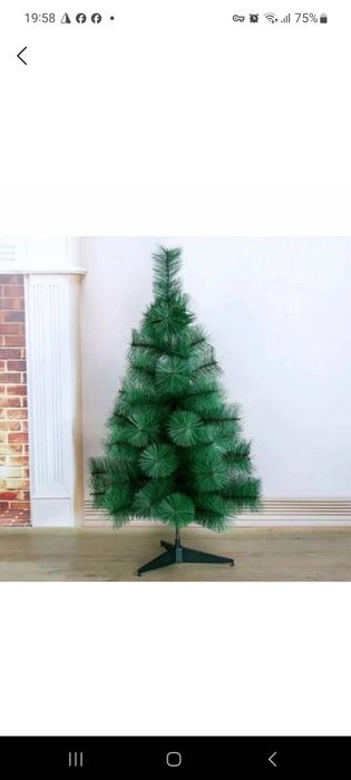 Yangi yil archasi qor yoqqan effekti bilan.Новогодная ёлка заснеженная