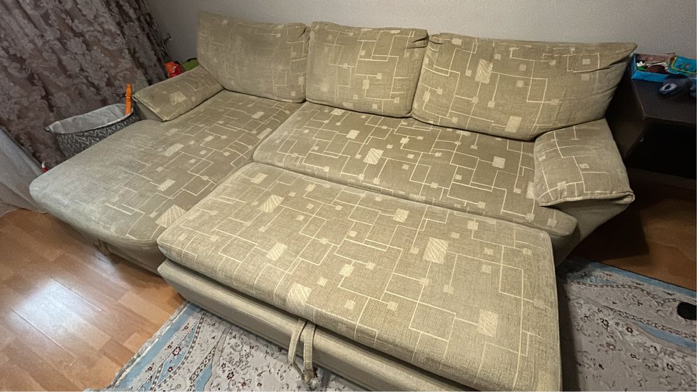 Продам угловой диван