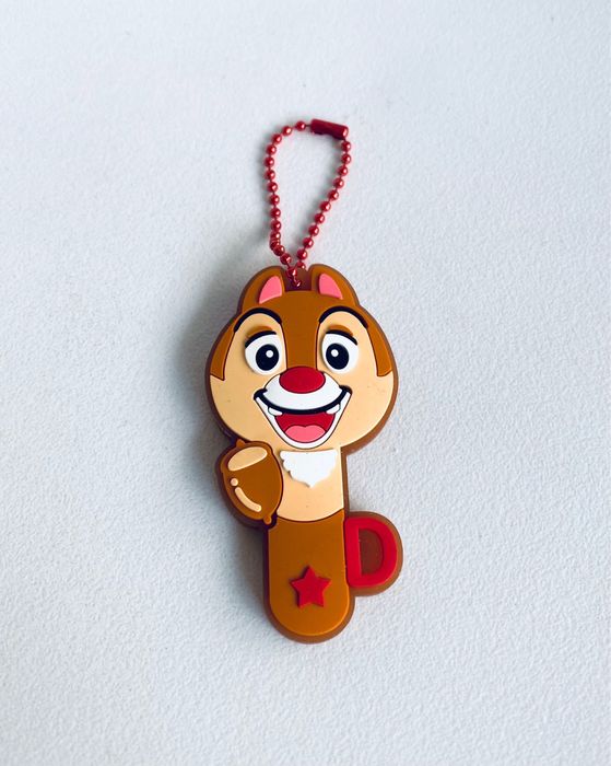 Брелки разные лев панда дейл