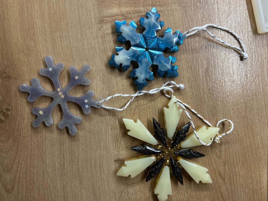 книгоразделите и ключодържатели от епоксидна смола