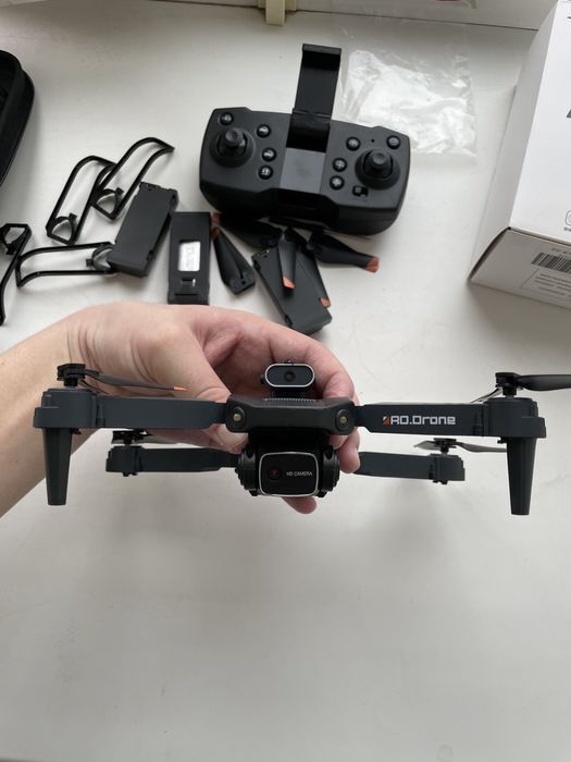 Дрон компактный