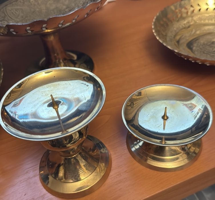 Бронзови чинии и фруктиера , свещници , купичка и пепелник