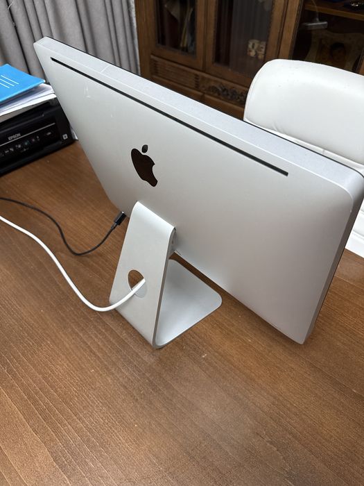Apple iMac в хорошем состояний