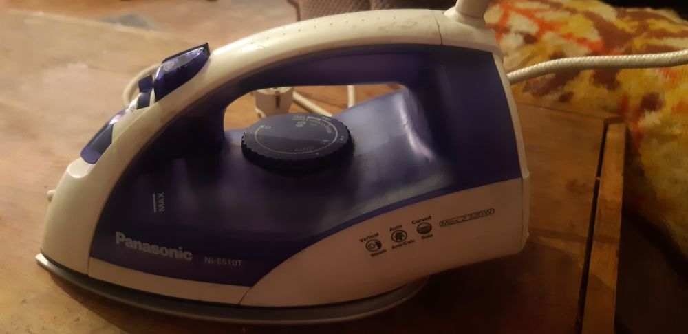 Утюг Panasonic NI-E510TDTW синий