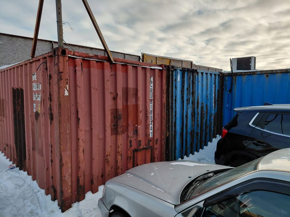 Контейнеры (конструкция из нескольких контейнеров 40 и два 20