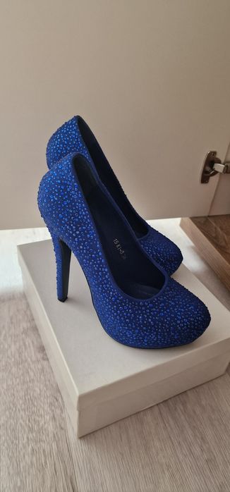 Продам туфли высокие
