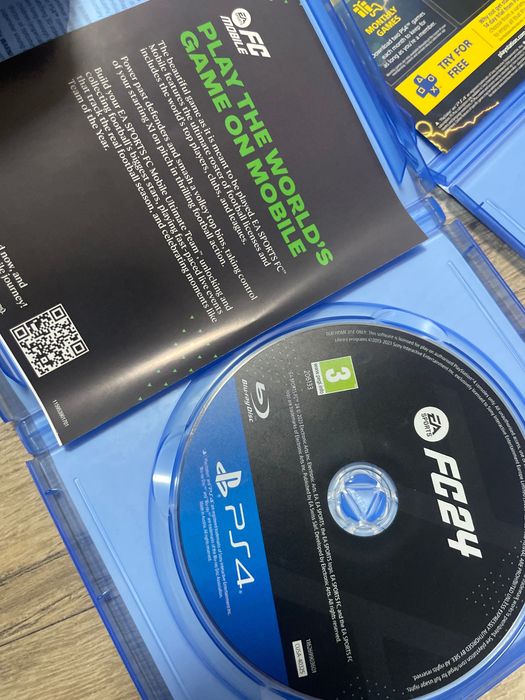 Продавам ps 4 slim